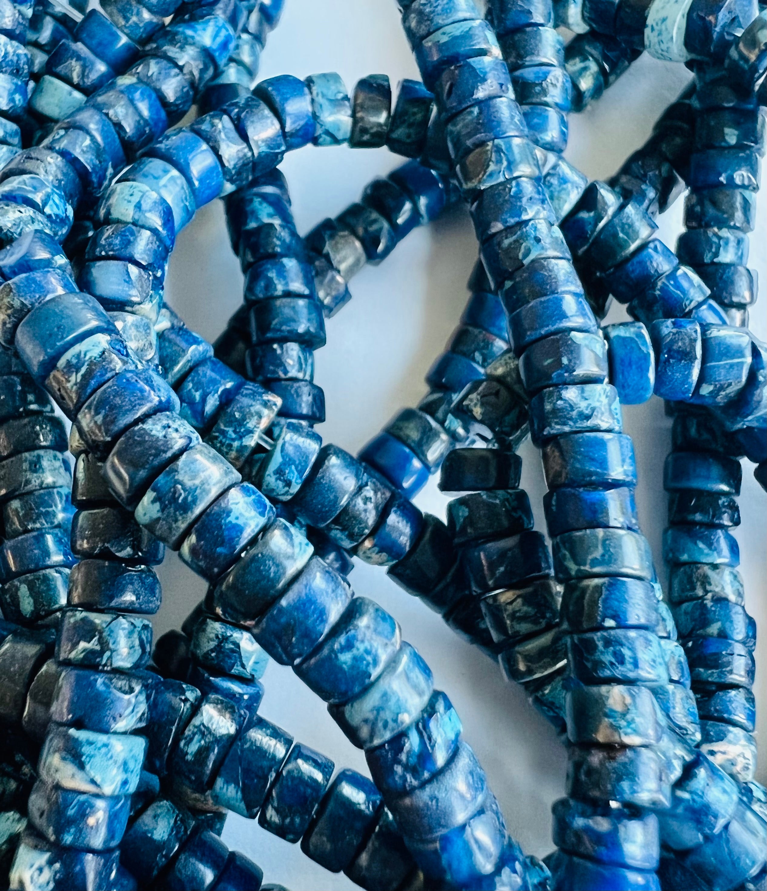 Ronde Plate 4 - Jaspe impérial synthétique bleu (10 pces)