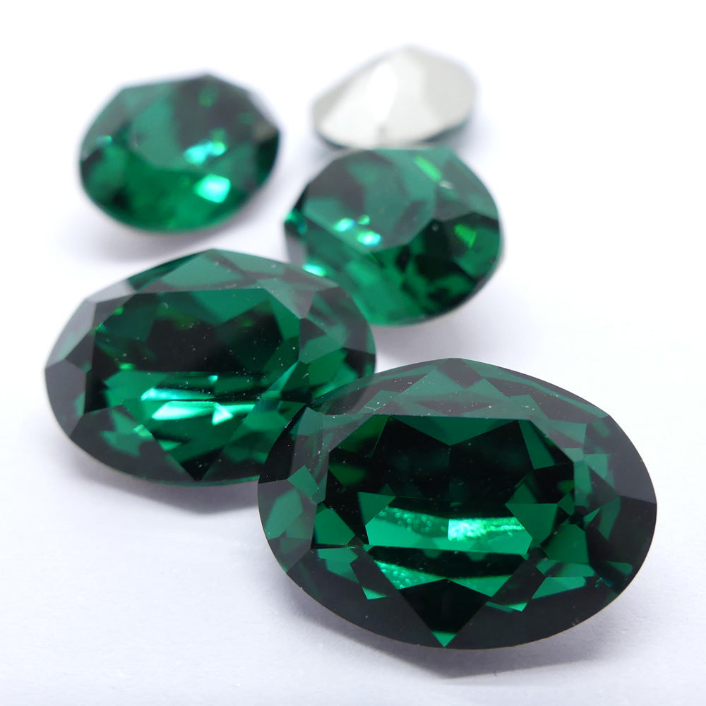 Ovale 18 x 13 mm - Émeraude (à la pièce)