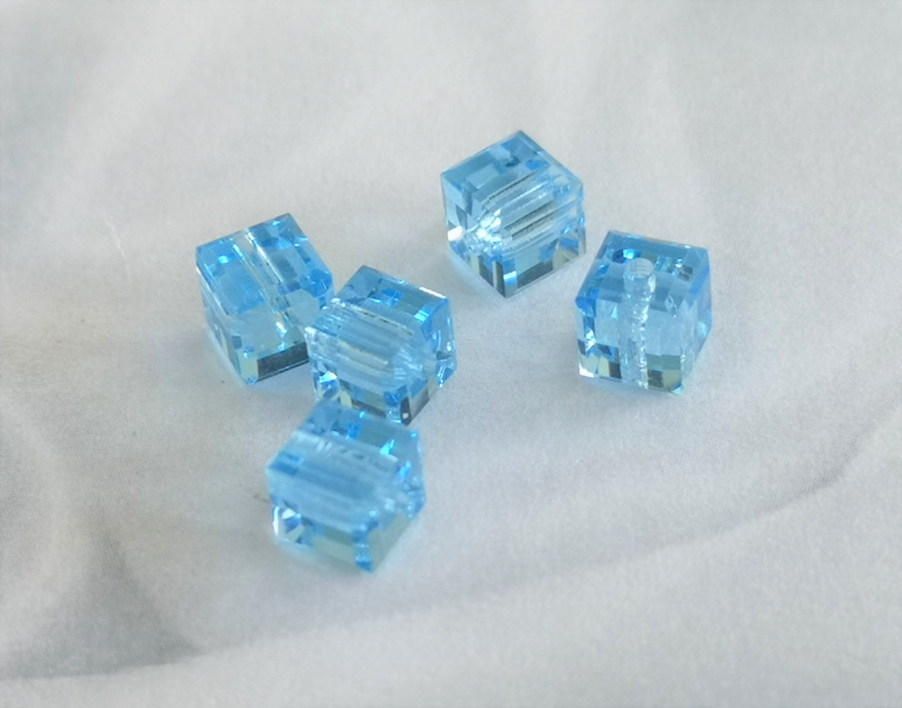 Cube 4mm , Aquamarine , (5pces)