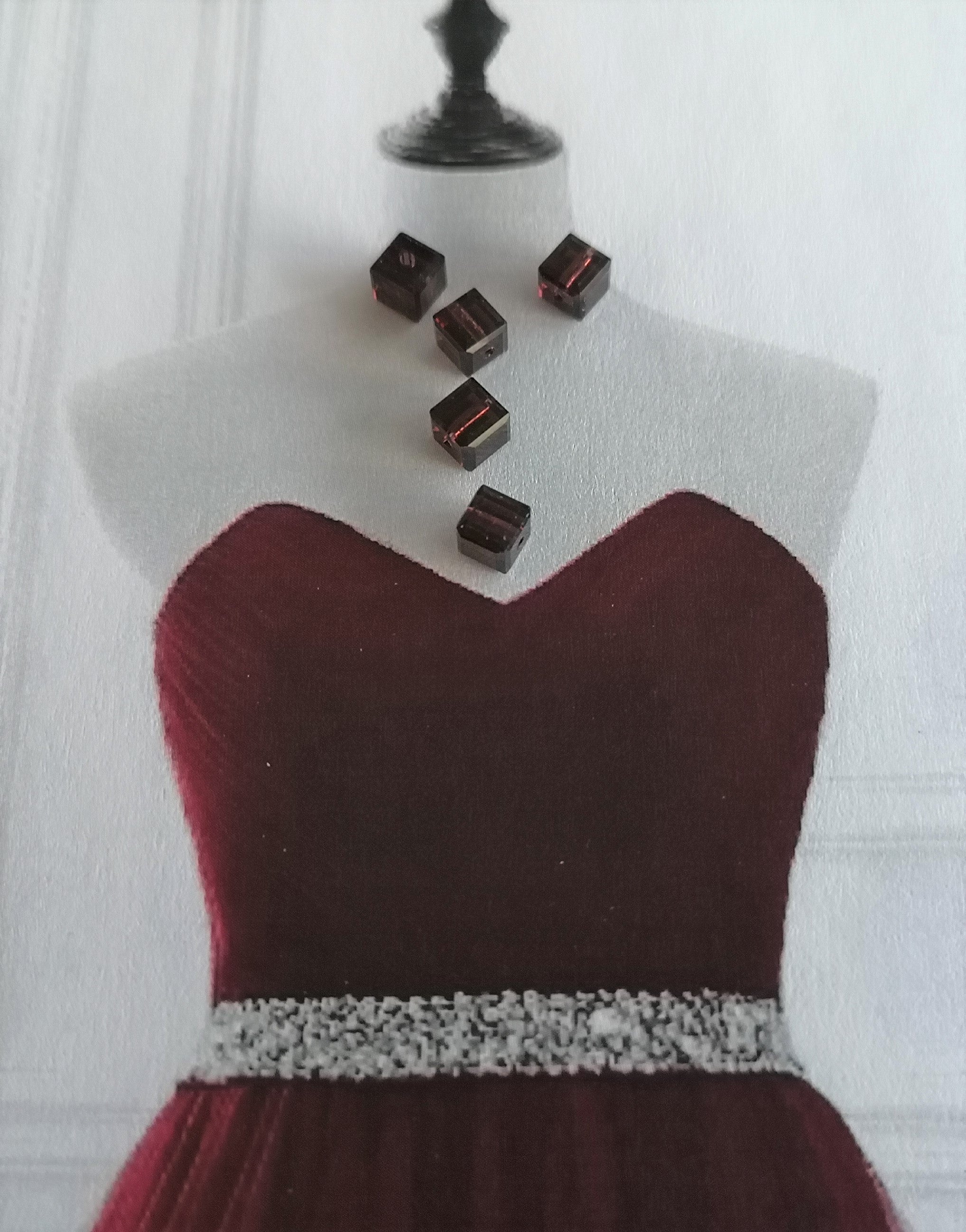 Cube 4mm , Burgundi , (5pces)