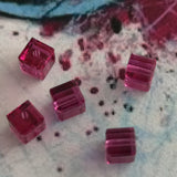 Cube 4mm Fuschia  (5pces)