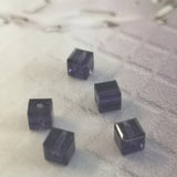 Cube 4mm , Purples Velvet (5pces)