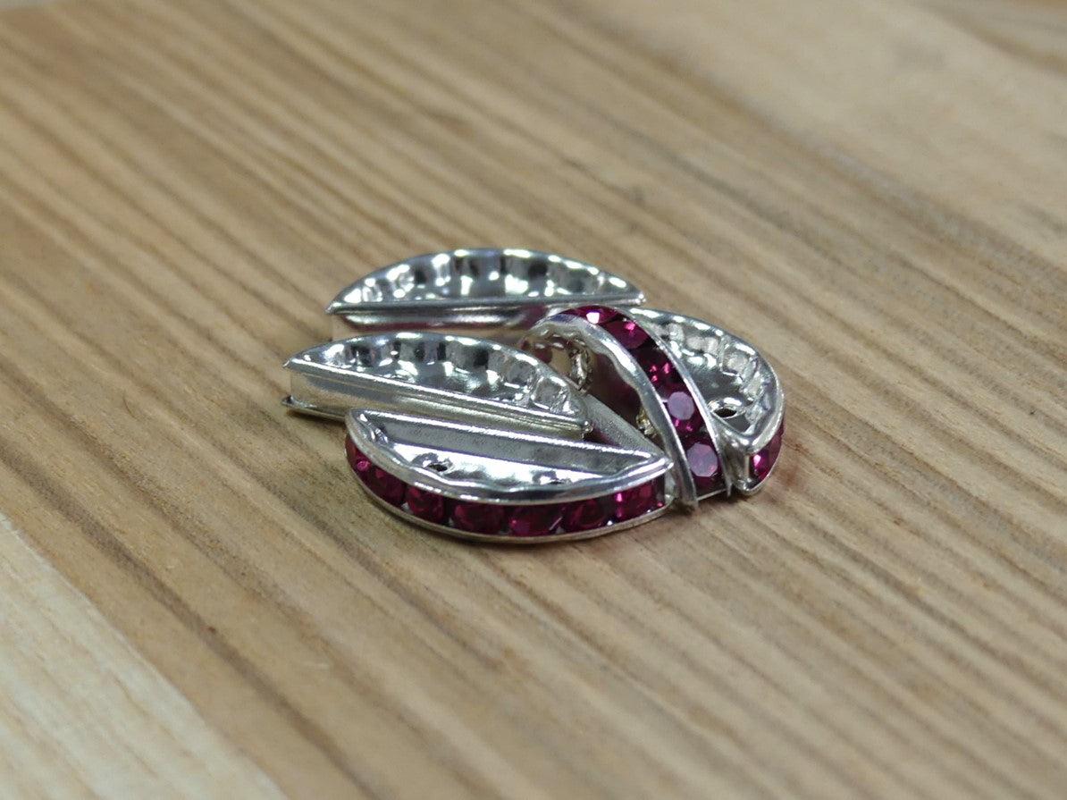 Séparateur - 19 x 7 mm - Rondelle Demi-Lune  sertie de pierres de crystal - Fuschia - 1 pièce