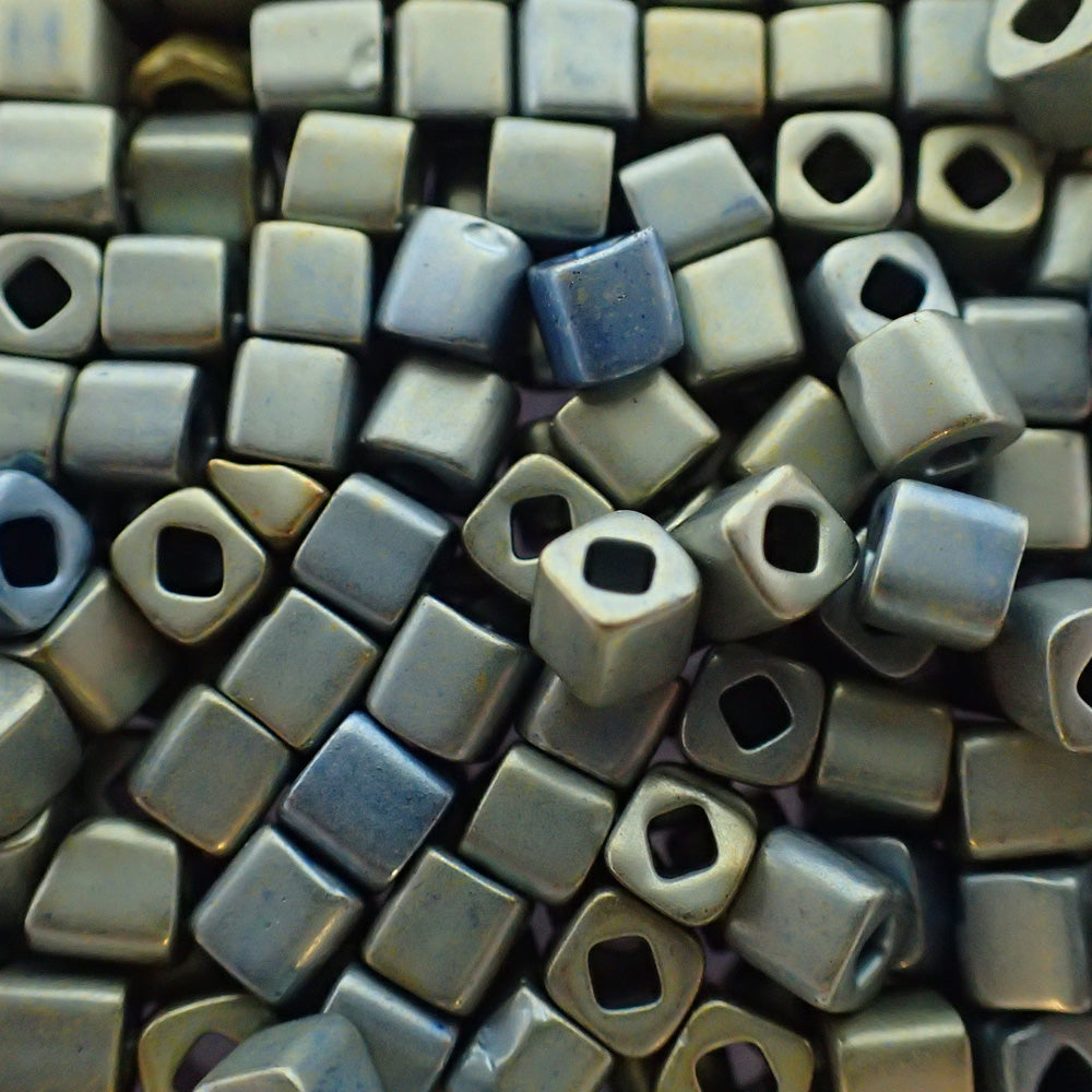 Toho - Cube 4 - Mat Iris Peridot 