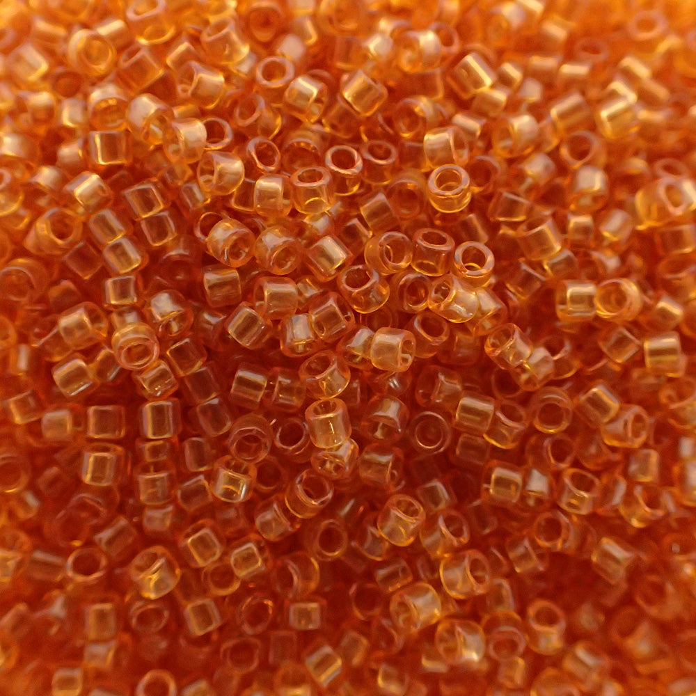 Toho - Treasure 11 - Transparent Topaz (4g)