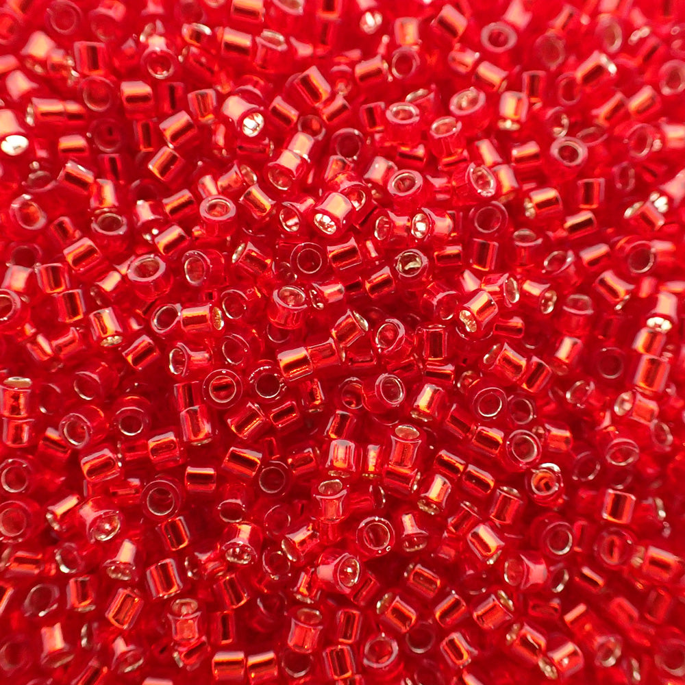 Toho - Treasure 11 - Silverlined Siam Ruby (4g)