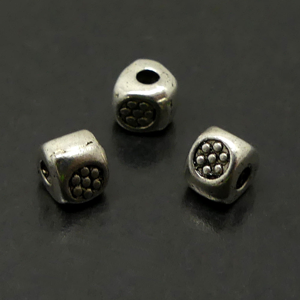 Perle style Tibet Triangle  (20 pces)