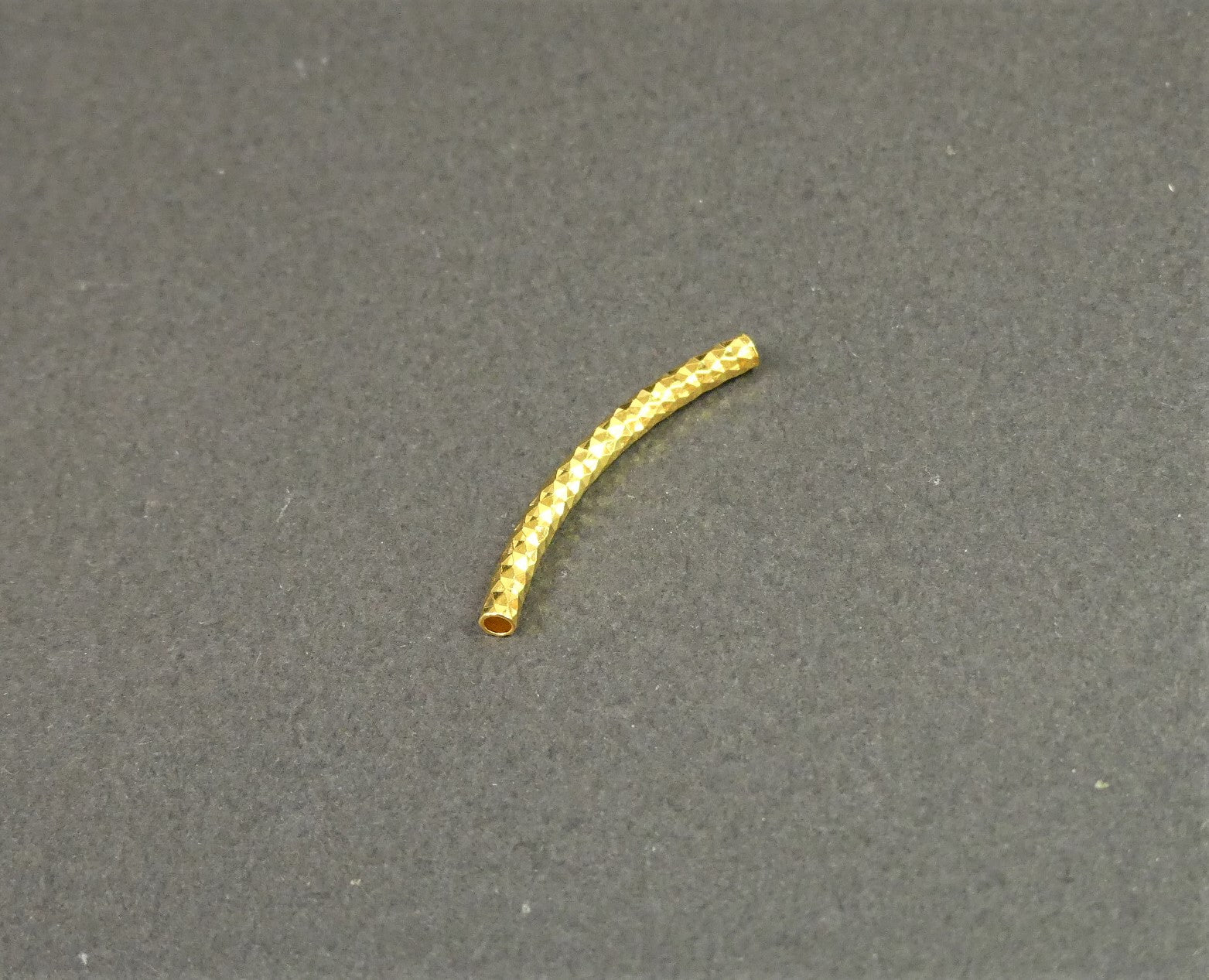 Perles tubulaires courbé à facette - Doré(2 pces)