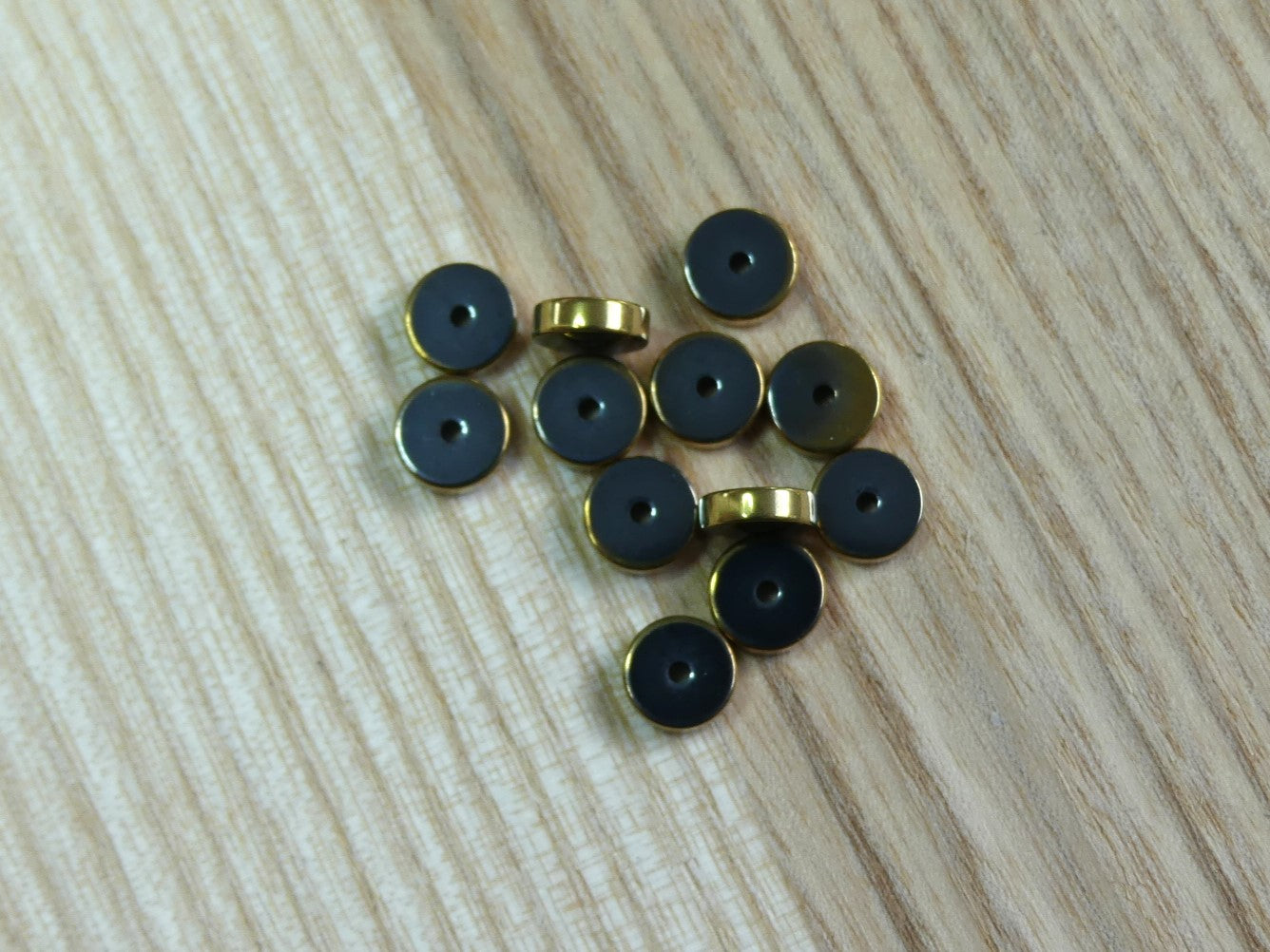 Perles en hématite synthétique sans magnétiques - disque plat rond - 10 pièces