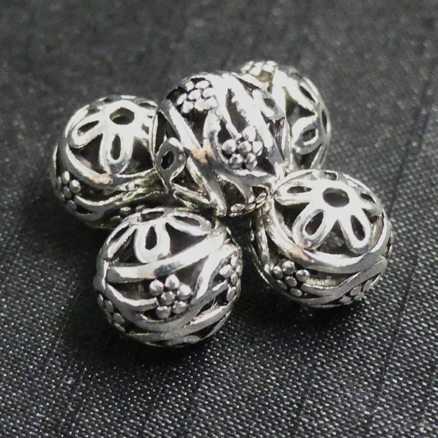 Perle ronde " Boule " en filigrane -  Argent antique - 5 pièces