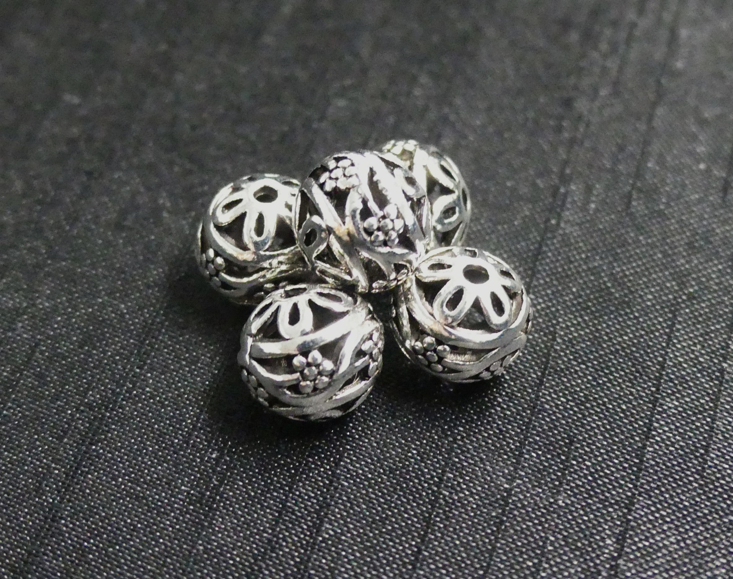 Perle ronde " Boule " en filigrane -  Argent antique - 5 pièces