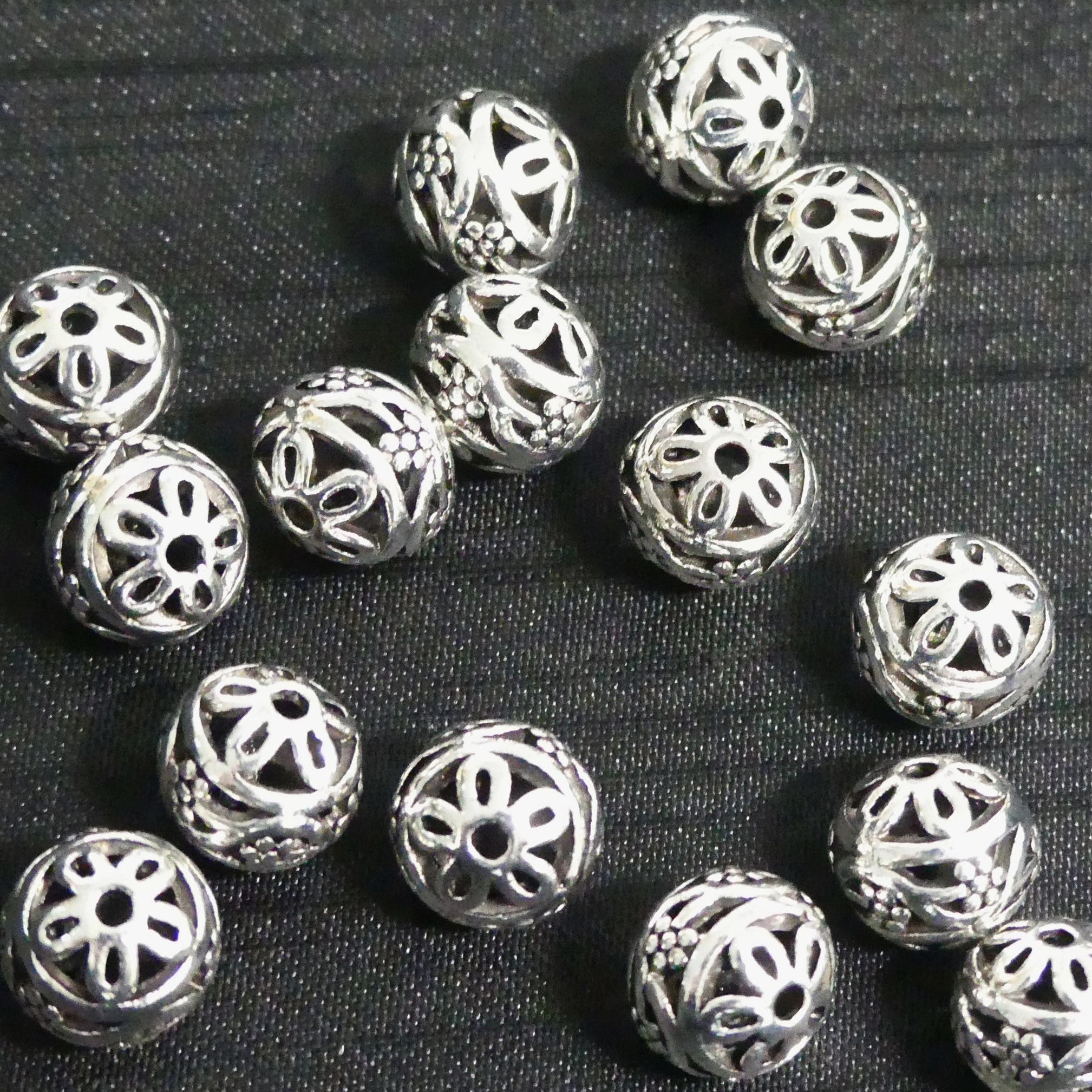Perle ronde " Boule " en filigrane -  Argent antique - 5 pièces