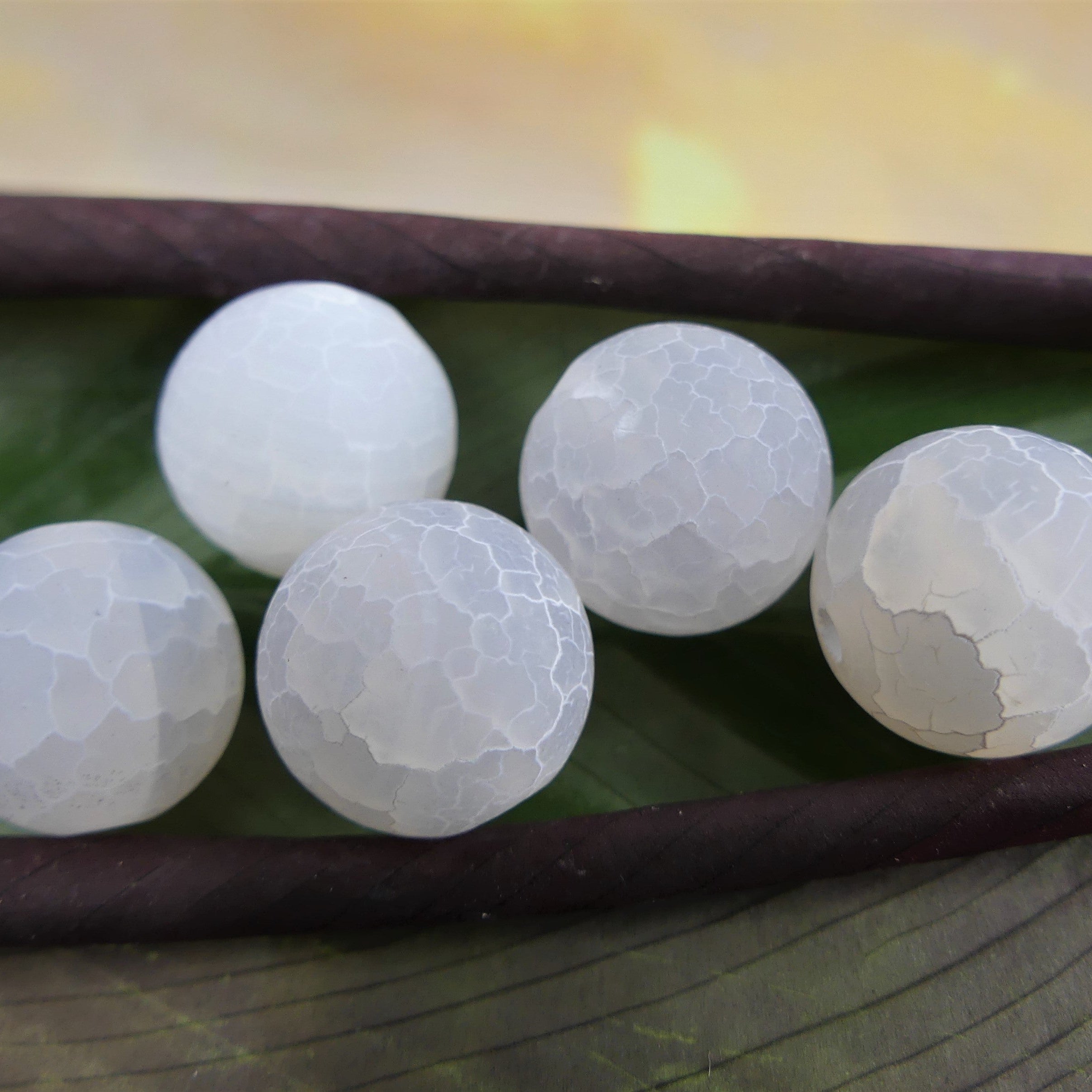 Ronde 12 - Agate naturelle craquelée blanc (5 pces)