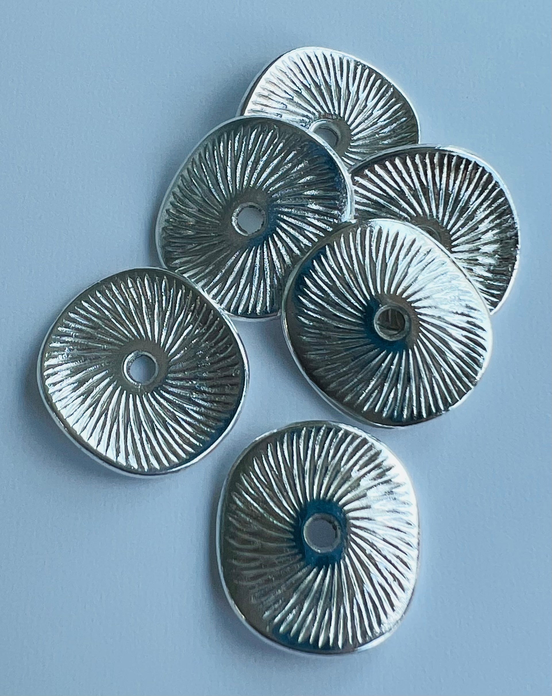 Perle plate pliée - striée (10 pces)