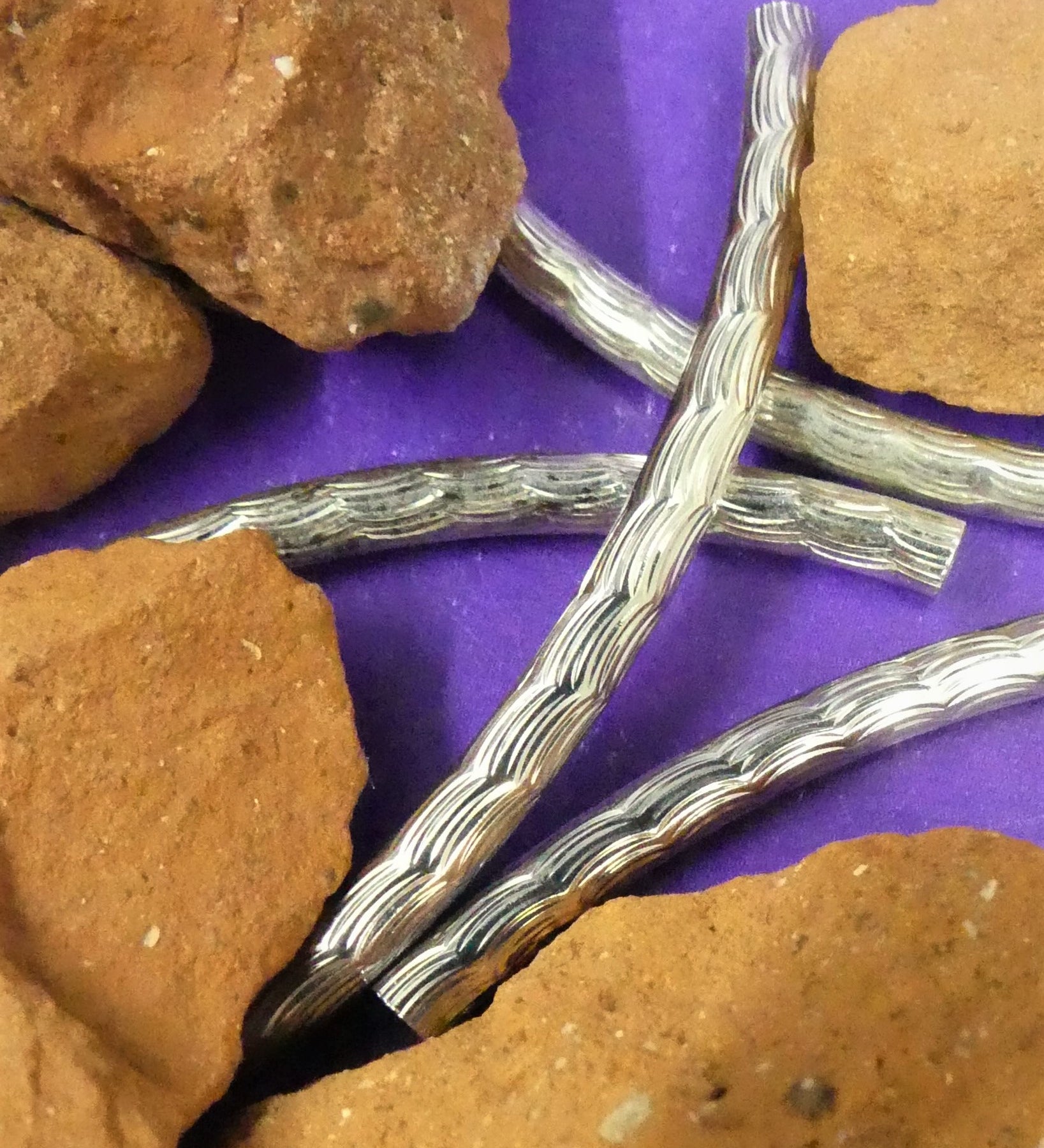 Tube courbé en laiton argenté strié 40 mm (2 pces)