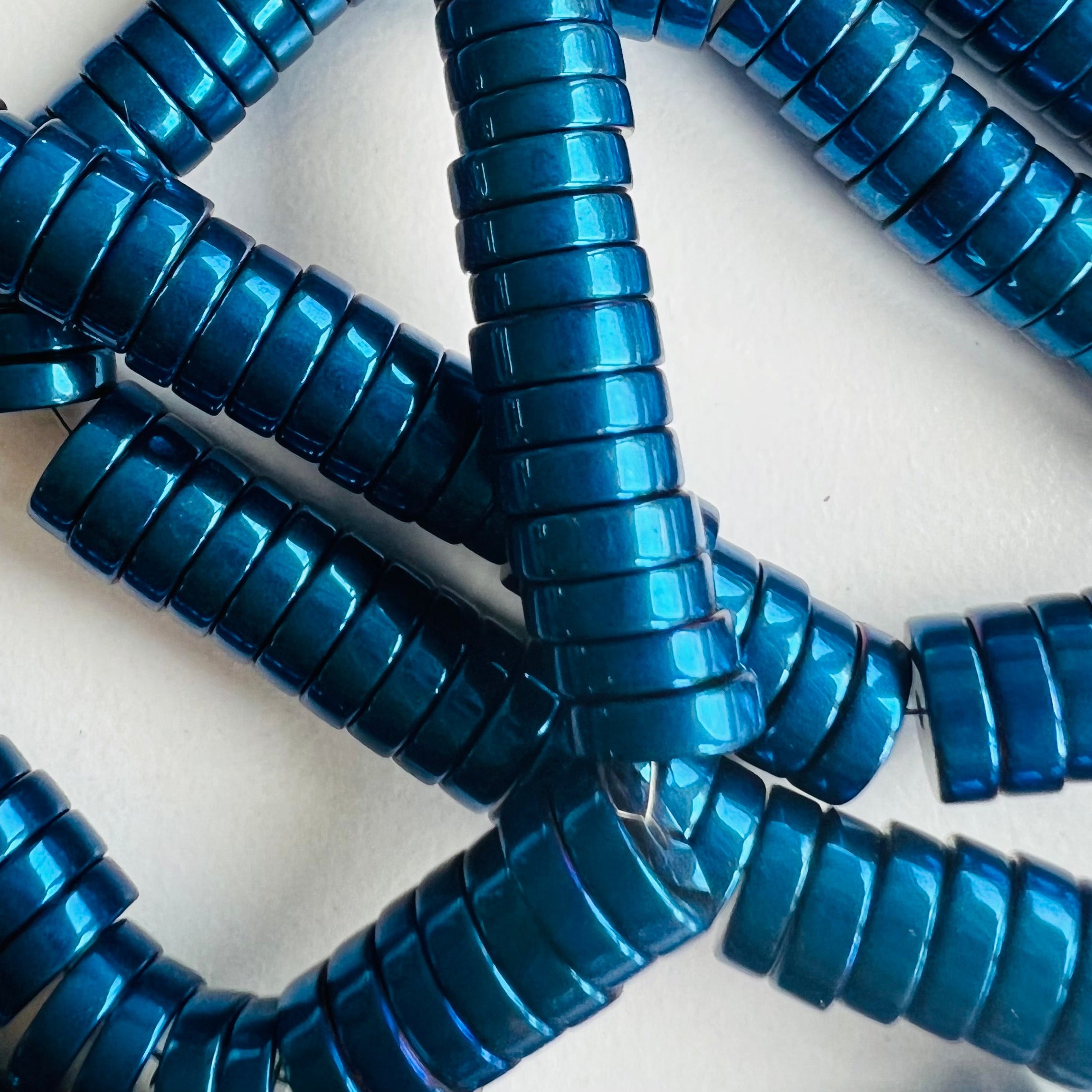 Perles Heishi - Hématite synthétique Bleu éléctrique (10 pces)