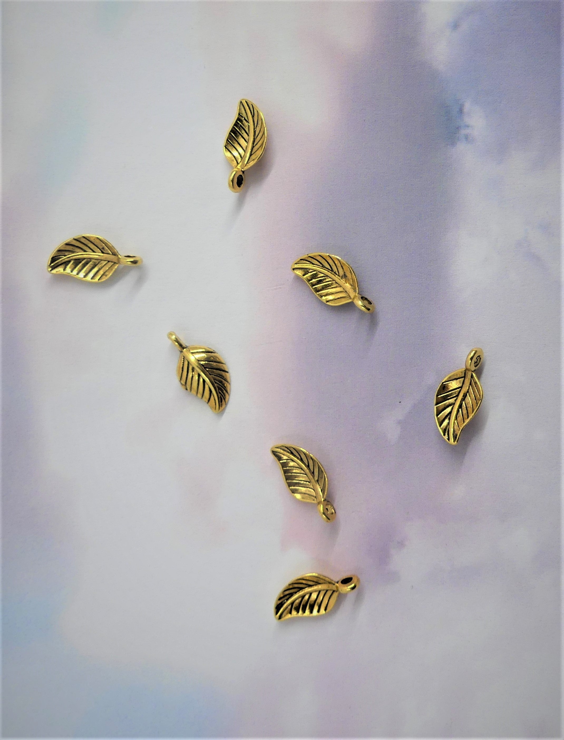 Charms - Feuilles de style tibétain (5 pces) 