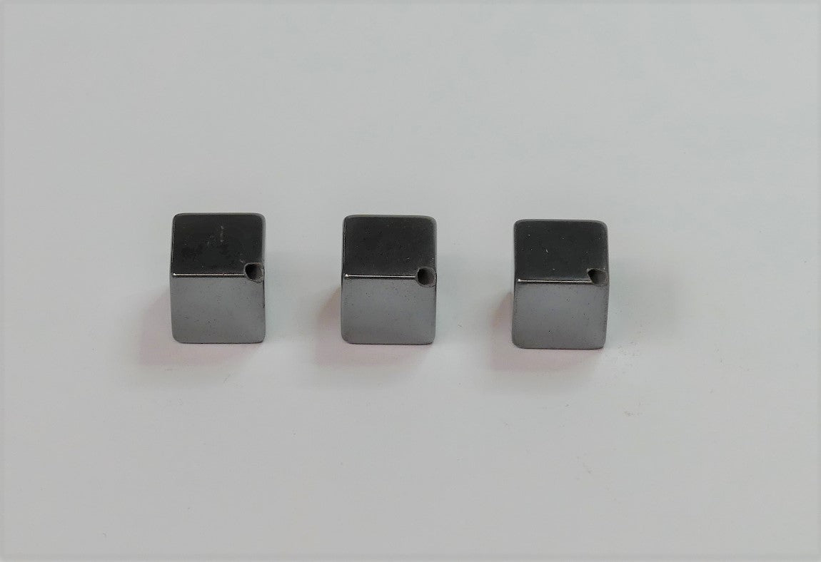 Cube en hématite - (3 pces)