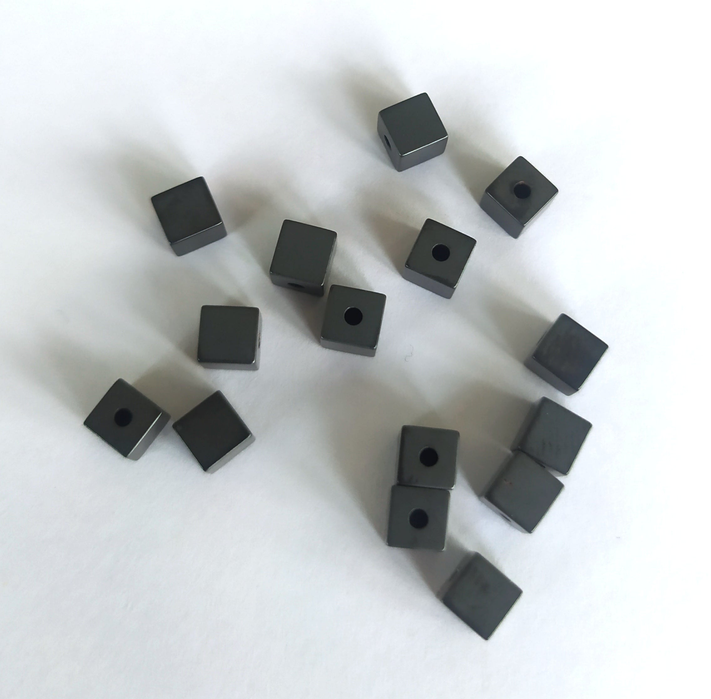 Cube en hématite sans magnétique, noir plaqué mat