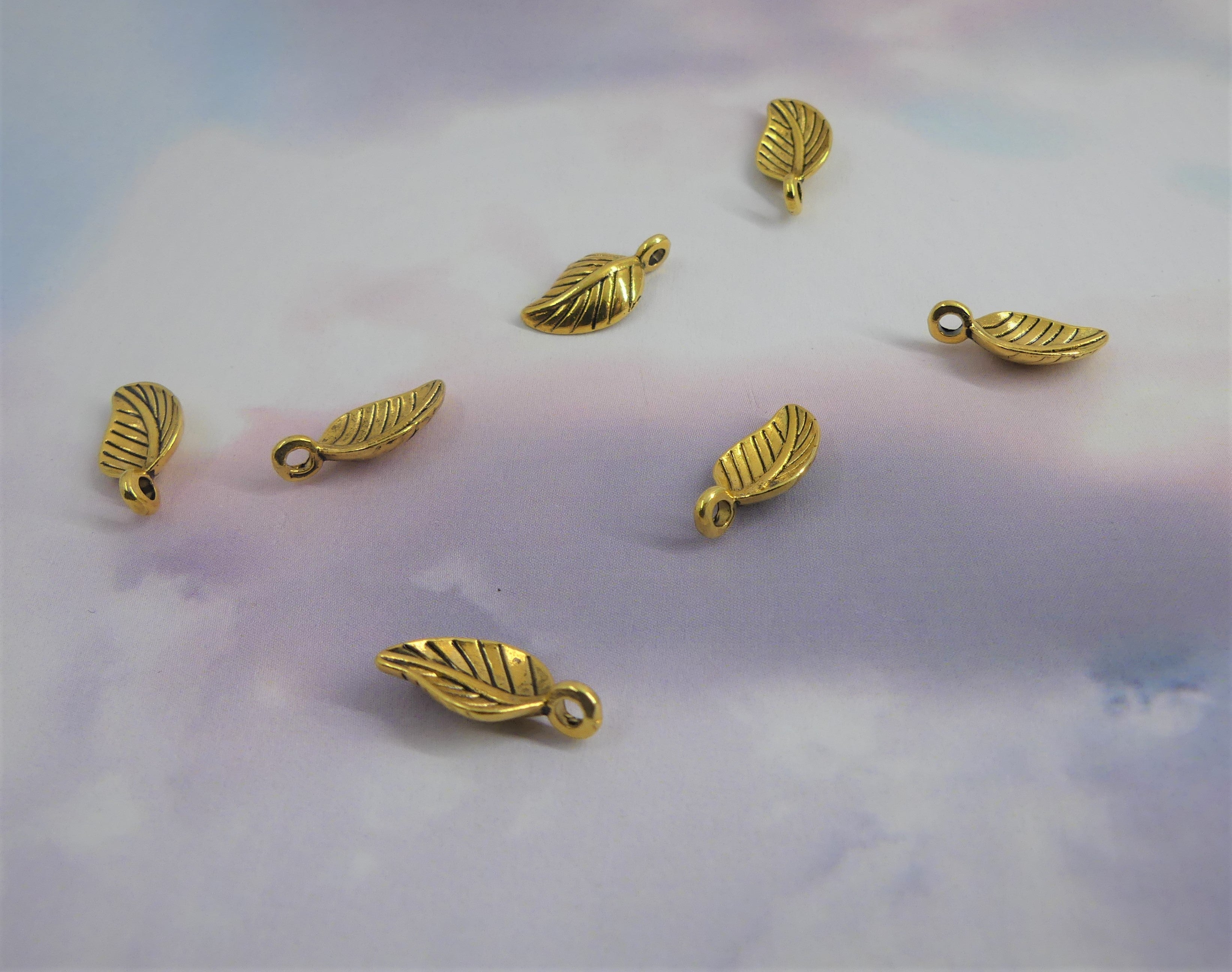 Charms - Feuilles de style tibétain (5 pces) 