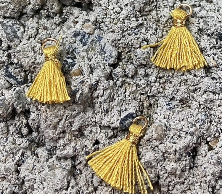 Mini pompon Jaune Kaki (1 pce)