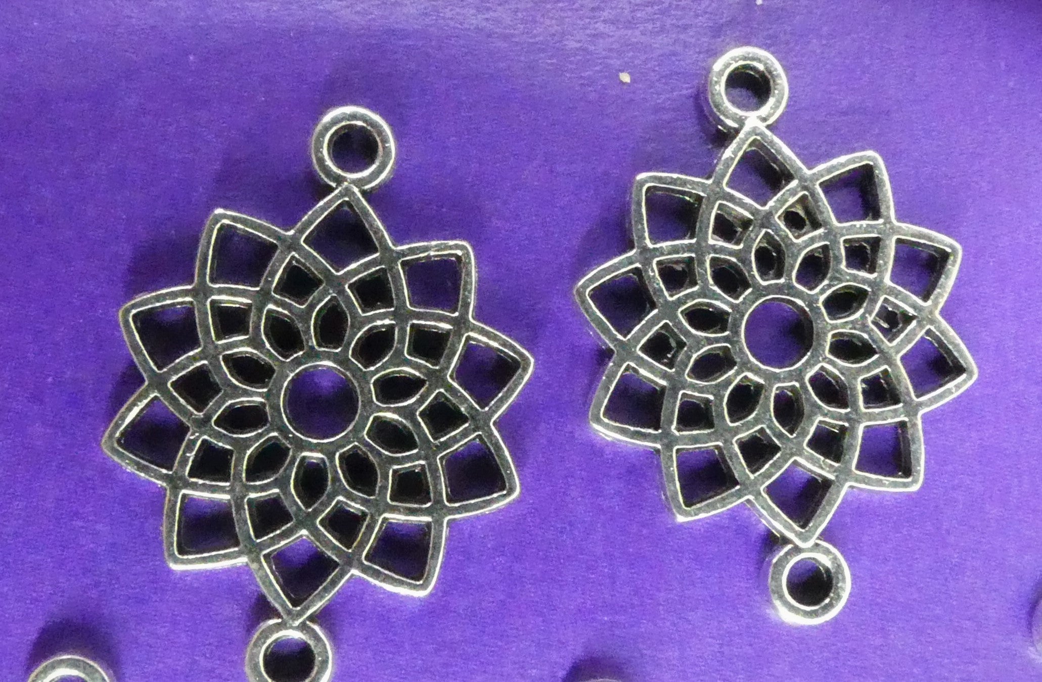 Connecteurs en alliage de style tibétain, fleur (1 pce)