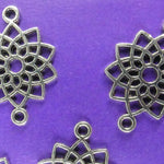 Connecteurs en alliage de style tibétain, fleur (1 pce)