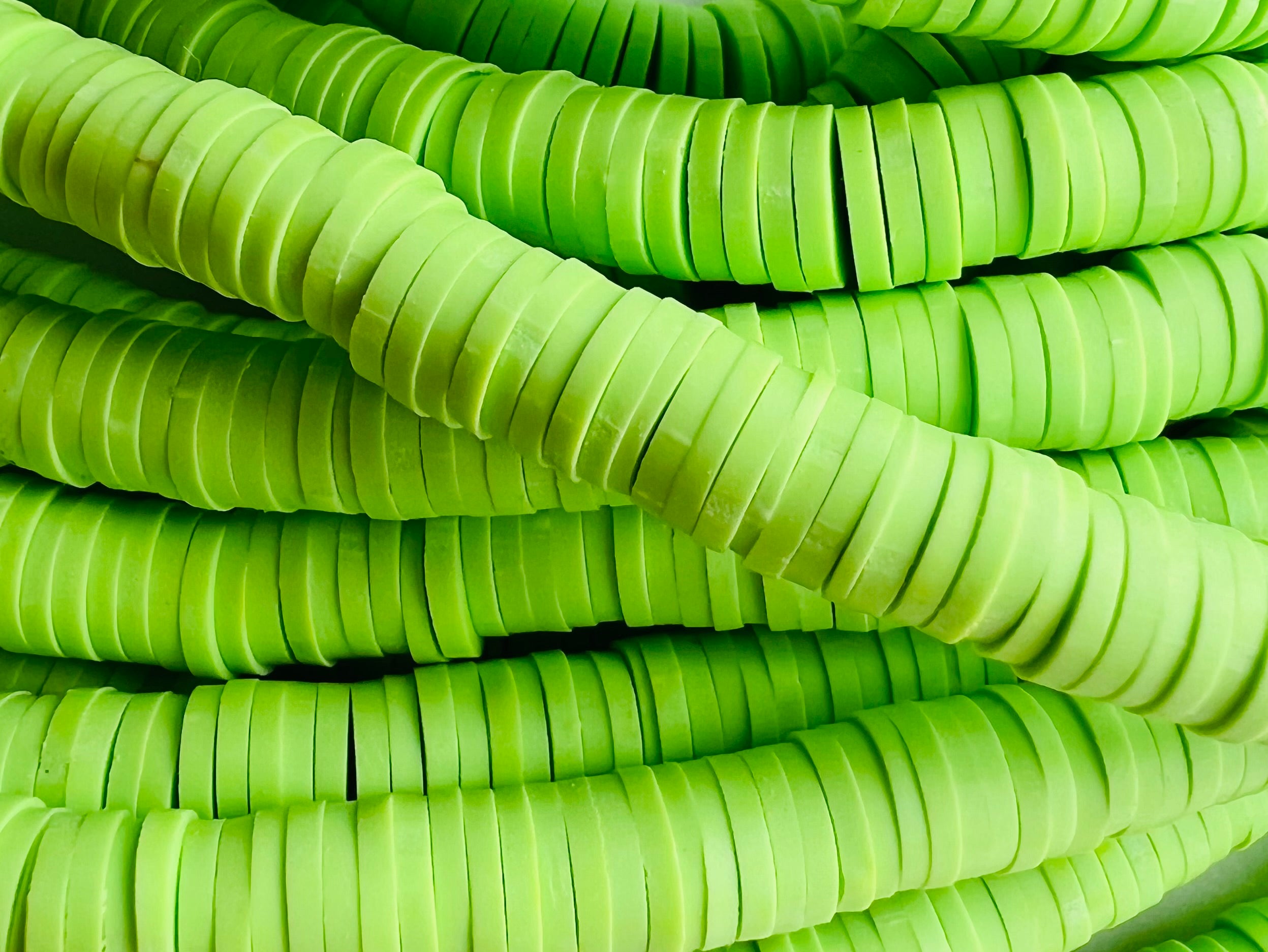 Perles Heishi - Vert pomme (5 g ~100 Pces)